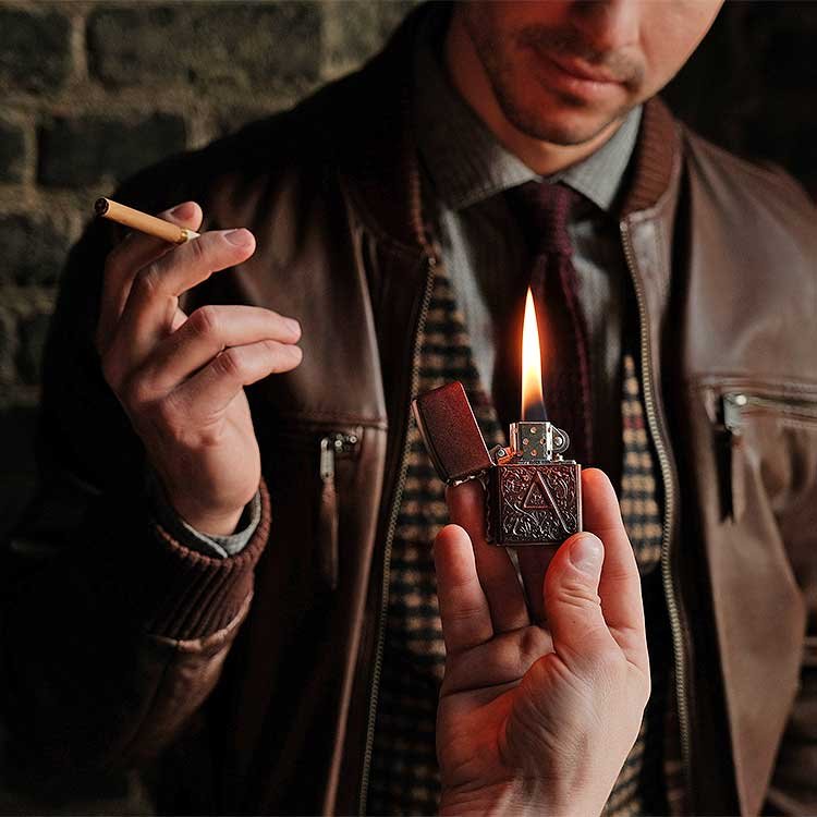 Зажигалка ZIPPO с отделкой натуральной кожей.